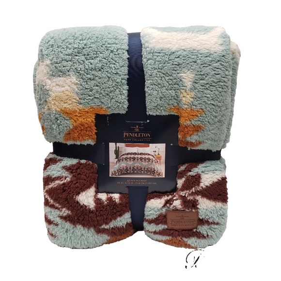 Pendleton Other - Pendletons Sherpa Fleece Blanket / Throw